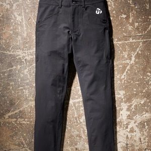 Mine 77 travel pants. Size 30/30 - Burton snowboards
